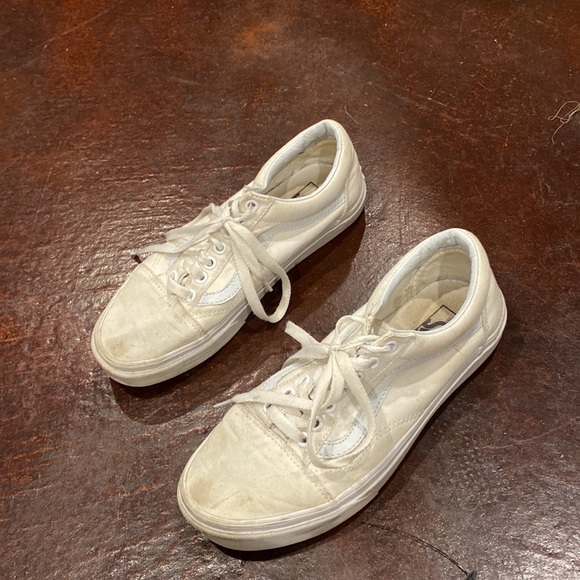 Vans - Picture 2 of 2